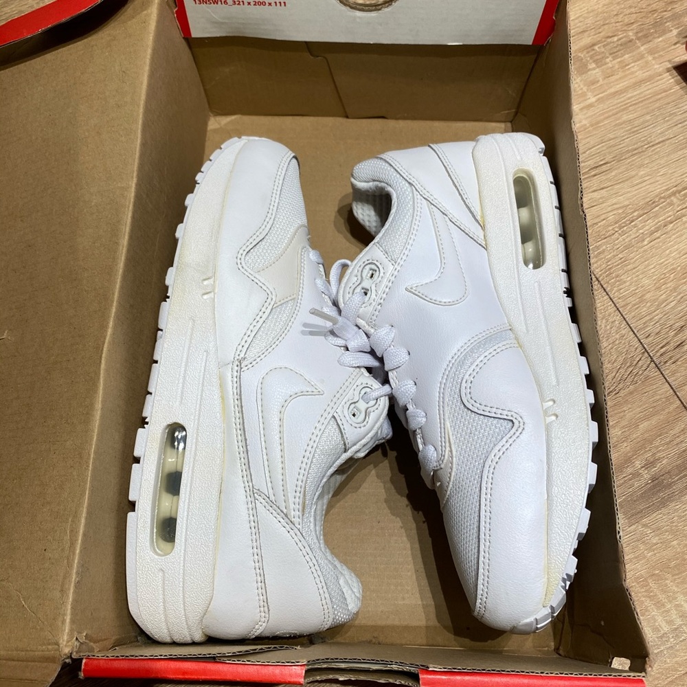 Nike Air Max 1 White Leather Shoes Youth Size 6